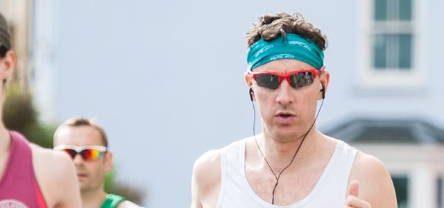 Does Music Make You A Stronger Runner?